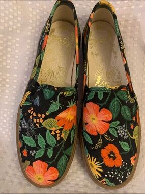 KEDS x  RIFLE PAPER CO. women’s vivid flower patterned slip on sneakers, size 9.